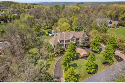 17 Carlisle Ct, Chester, NJ 07930 - Photo 2