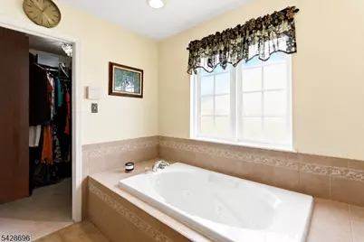 181 Glenwood Ave, Burlington Twp., NJ 08016 - Photo 10