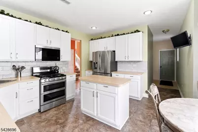181 Glenwood Ave, Burlington Twp., NJ 08016 - Photo 4