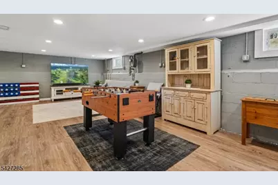 8 Newman Ave, Verona, NJ 07044 - Photo 38