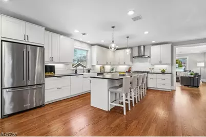 8 Newman Ave, Verona, NJ 07044 - Photo 14