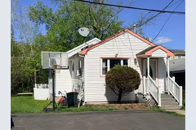 44 Salem Pl, Aberdeen Township, NJ 07721 - Photo 1