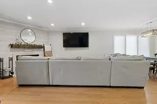 42 Triumph Ct, East Rutherford, NJ 07073 - Photo 4