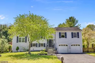 942 Liberty St, Belvidere, NJ 07823 - Photo 2