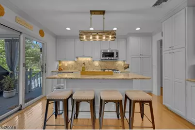 942 Liberty St, Belvidere, NJ 07823 - Photo 18