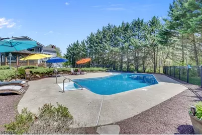 942 Liberty St, Belvidere, NJ 07823 - Photo 40