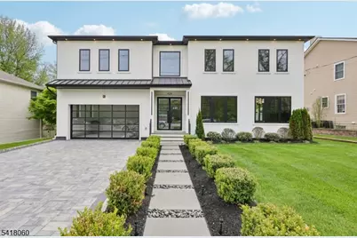 424 E Ridgewood Ave, Paramus, NJ 07652 - Photo 2