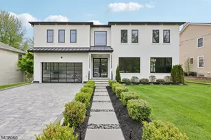 424 E Ridgewood Ave, Paramus, NJ 07652 - Photo 2