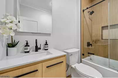 424 E Ridgewood Ave, Paramus, NJ 07652 - Photo 32