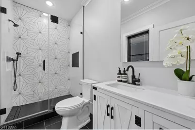 424 E Ridgewood Ave, Paramus, NJ 07652 - Photo 36