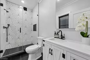 424 E Ridgewood Ave, Paramus, NJ 07652 - Photo 36