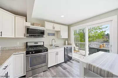 51 Goldfinch Ln, West Milford, NJ 07421 - Photo 10