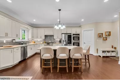 1121 N Washington Ave, Green Brook Township, NJ 08812 - Photo 18