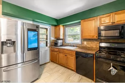 2 Francisco Ave, Little Falls Township, NJ 07424 - Photo 4