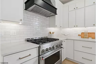 8 Lionel St, Clark Township, NJ 07066 - Photo 12
