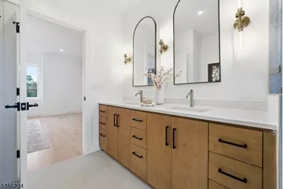 8 Lionel St, Clark Township, NJ 07066 - Photo 28