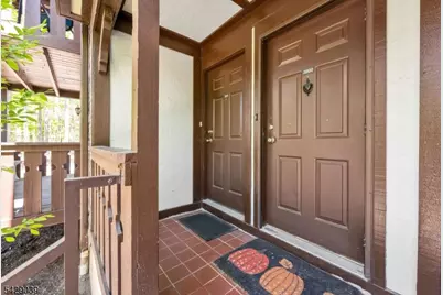 3202 Stowe Ln, Mahwah, NJ 07430 - Photo 4