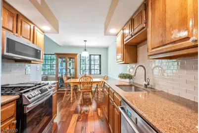 3202 Stowe Ln, Mahwah, NJ 07430 - Photo 14