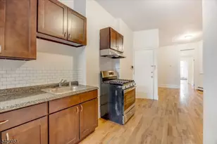 147 New York Ave, Jersey City, NJ 07307 - Photo 18