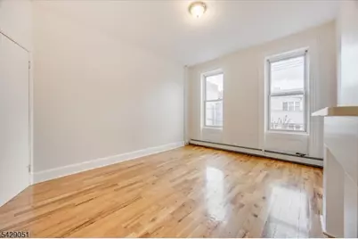 147 New York Ave #2L, Jersey City, NJ 07307 - Photo 6