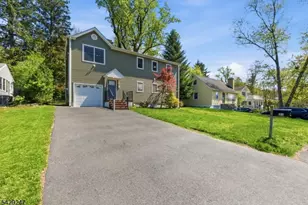 31 Lakeview Rd, Sparta Township, NJ 07871 - Photo 4
