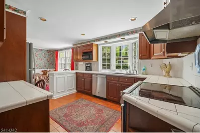 638 Mountain Ave, Berkeley Heights Township, NJ 07922 - Photo 10