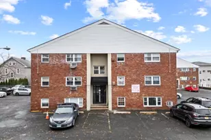 826 W Grand St, Elizabeth, NJ 07202 - Photo 2