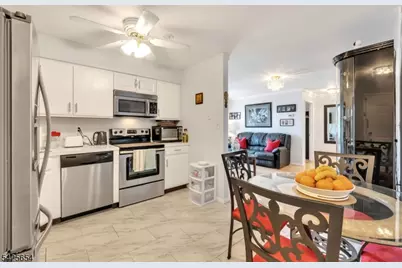 535-541 Bayway Ave #2B, Elizabeth, NJ 07202 - Photo 2