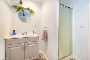 229 Tremont Ave, City Of Orange Twp., NJ 07050 - Photo 32