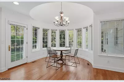 18 Tennyson Dr, Millburn Twp., NJ 07078 - Photo 4