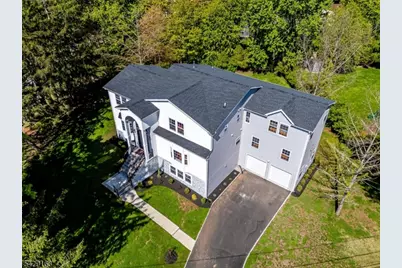 22 Mary Ellen Dr, Edison, NJ 08820 - Photo 4