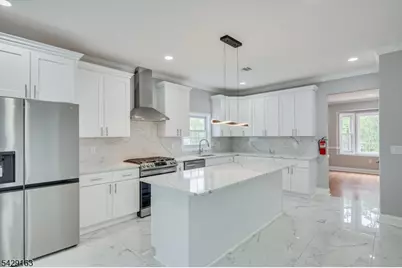22 Mary Ellen Dr, Edison, NJ 08820 - Photo 12