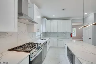 22 Mary Ellen Dr, Edison, NJ 08820 - Photo 18