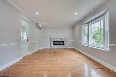 22 Mary Ellen Dr, Edison, NJ 08820 - Photo 10