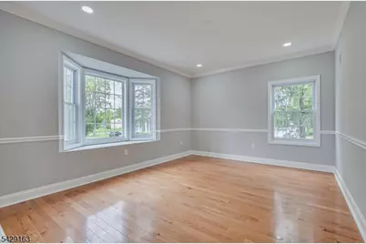 22 Mary Ellen Dr, Edison, NJ 08820 - Photo 8