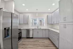29 Wolf Pl, Irvington, NJ 07111 - Photo 6