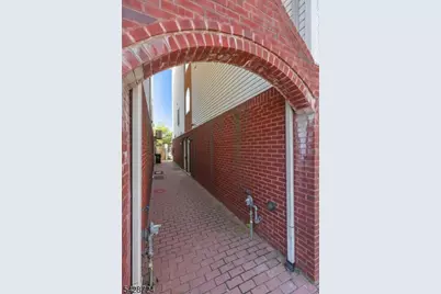 566 Pennsylvania Ave #E1, Elizabeth, NJ 07201 - Photo 24