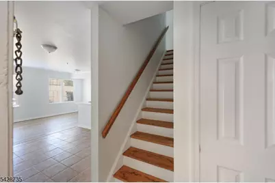 566 Pennsylvania Ave #E2, Elizabeth, NJ 07201 - Photo 8