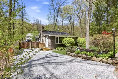 5 Sanoset Rd, Vernon, NJ 07422 - Photo 1