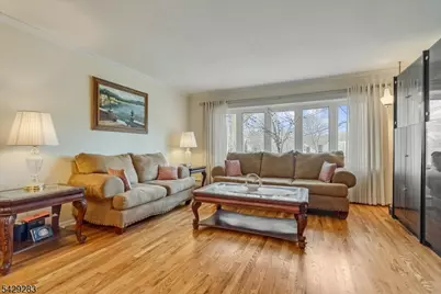 40 Catherine Ct, Cedar Grove, NJ 07009 - Photo 10