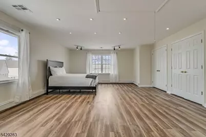 40 Catherine Ct, Cedar Grove, NJ 07009 - Photo 16
