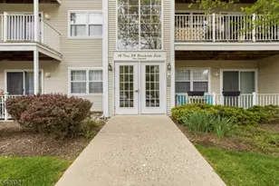 26 Brookside Ln, Mount Arlington, NJ 07856 - Photo 2