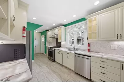 748 Livingston Rd, Elizabeth, NJ 07208 - Photo 14