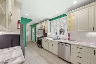 748 Livingston Rd, Elizabeth, NJ 07208 - Photo 14