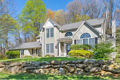 16 Yorkshire Dr, Washington Township, NJ 07840 - Photo 2