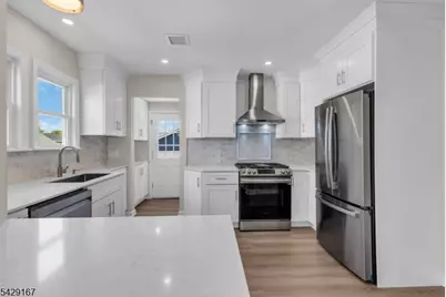 21 Market St, Edison, NJ 08817 - Photo 14