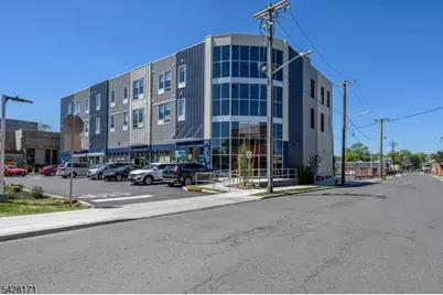 202-208 W 7th St #2F, Plainfield, NJ 07060 - Photo 2