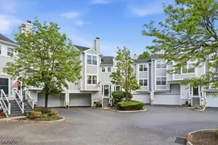 2009 Vermont Terrace, Hanover Township, NJ 07981 - Photo 2