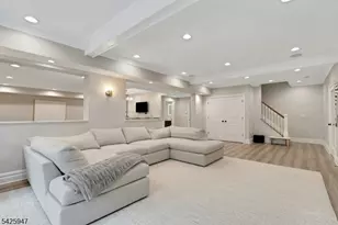 138 Oakwood Rd, Watchung, NJ 07069 - Photo 26