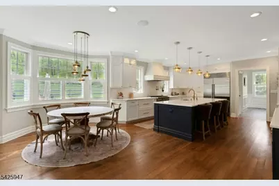 138 Oakwood Rd, Watchung, NJ 07069 - Photo 2